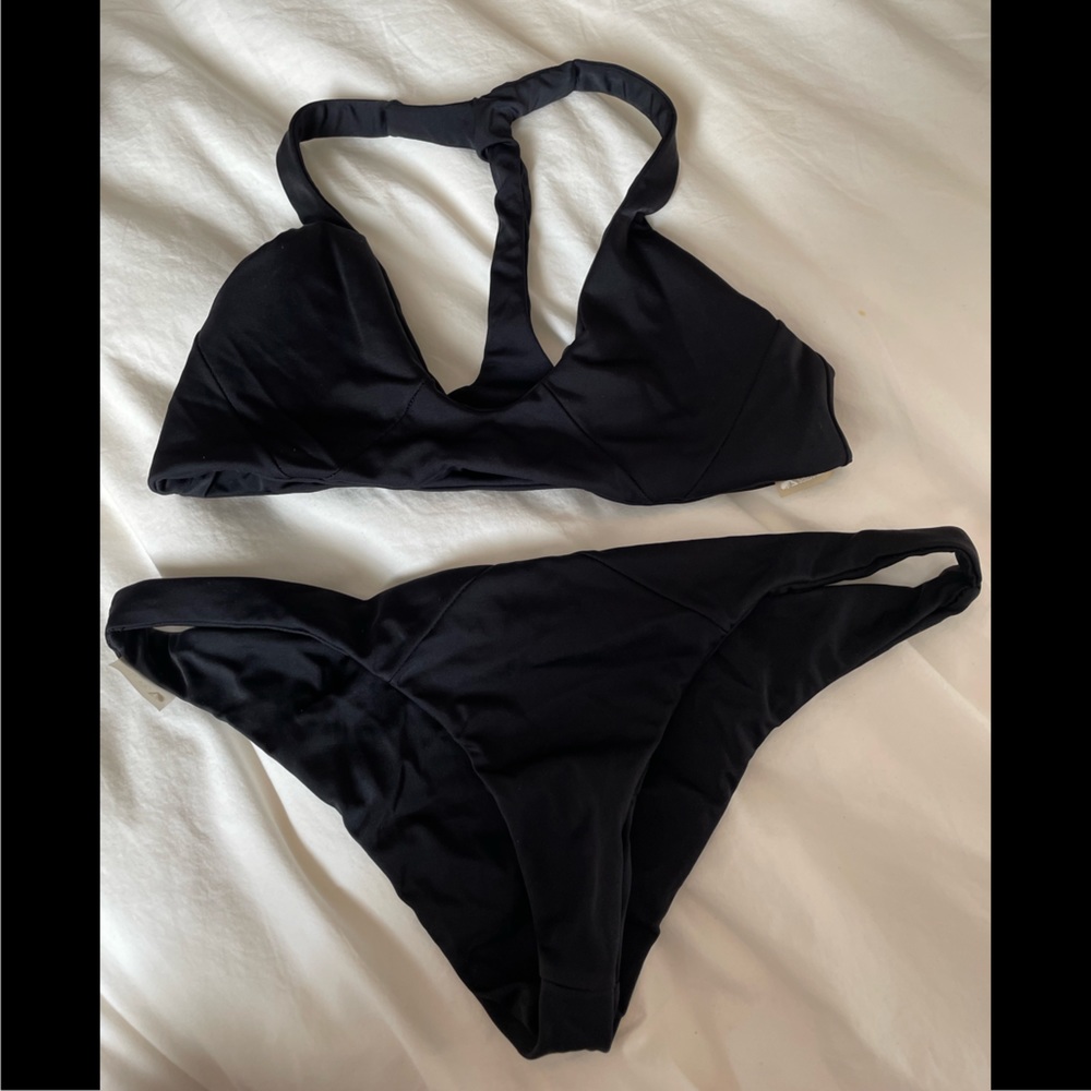BLACK BIKINI